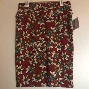 NWT large Lularoe Cassie skirt.